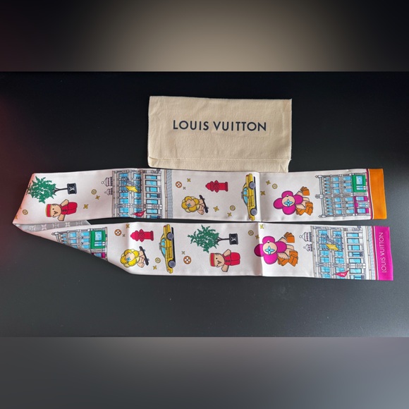 Brand NEW Louis Vuitton Silk Monogram Bandeau Vivienne Scarf, M77931 - Picture 3 of 5